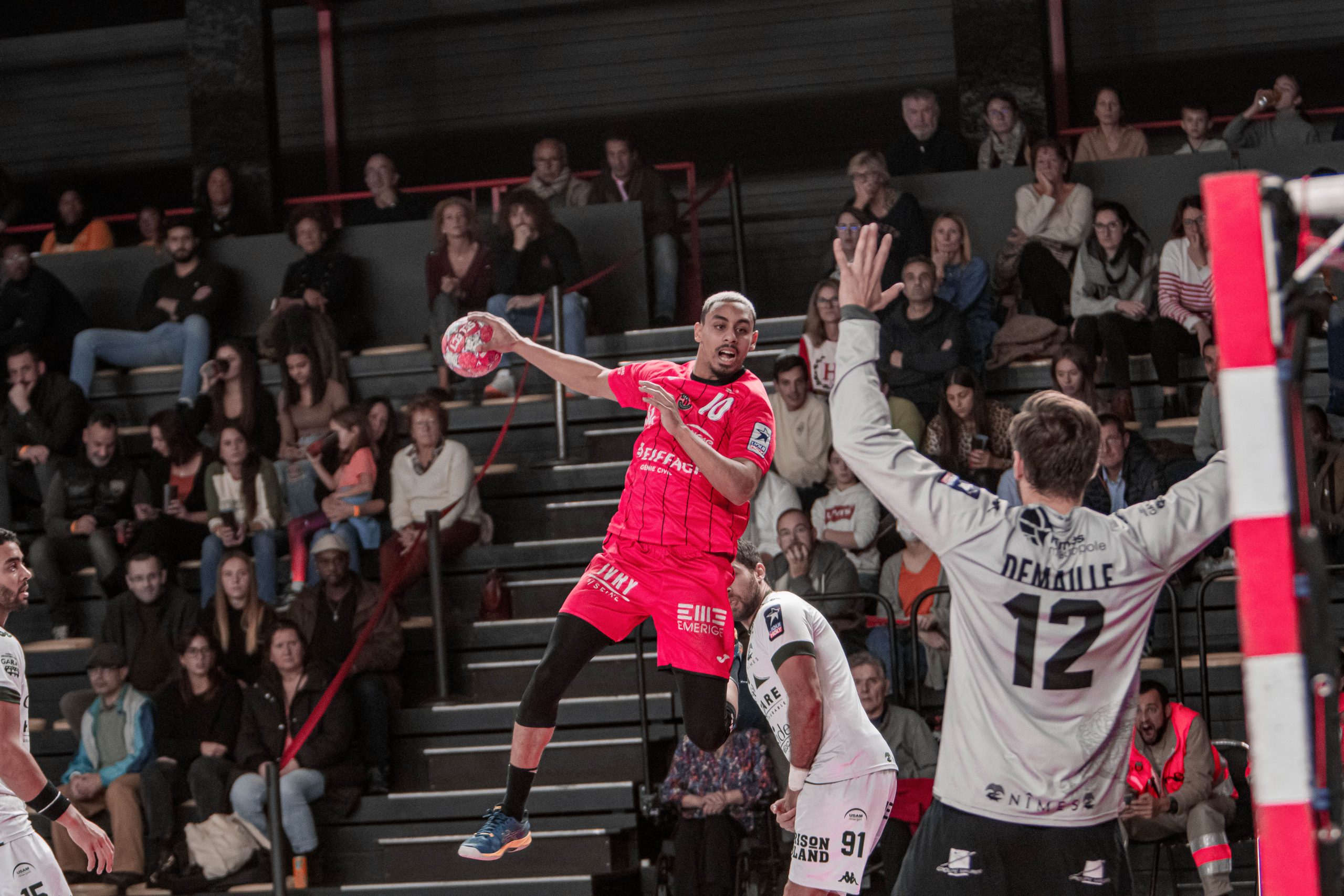 Lire la suite à propos de l’article HANDBALL – US Ivry – Suivi quotidien de la charge d’entraînement pendant la pré-saison avec Myocene I Etude de Cas